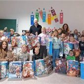Weihnachtstüten für die Mühldorfer Tafel