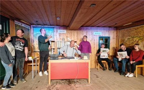 Die Mitglieder der Stefanskirchener Theatergruppe sind bereits eifrig beim proben. Sie zeigen in diesem Jahr das Stück „Da Grantlhuaber“. Foto  Stettner