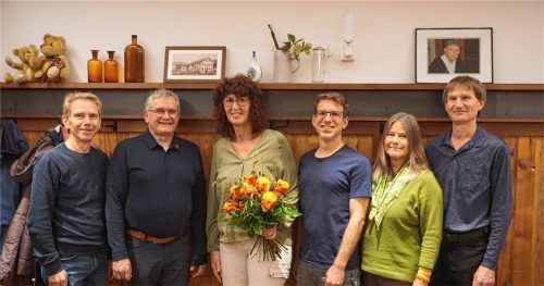 Die Mitglieder des neugewählten Vorstands strahlen (von links): Schatzmeister Georg Schmid, Kreisvorstand Reinhard Retzer, Beisitzerin Lisa Sieber, Zweiter Vorsitzender Bernhard Suttner, Beisitzerin Doris Hartbauer und Kassenprüfer Hubert Emehrer. Foto sutherland