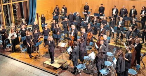 Die Mühldorfer Symphoniker unter Georg Haider konnten mit außerordentlicher Leistung überzeugen.Foto Kreibich