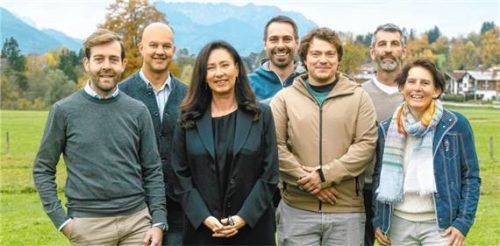 Die neue Vorstandschaft der Freien Wähler Reit im Winkl: (von links) Beisitzer Severin Mühlberger, Schriftführer Max Weiß, Vorsitzende Lisa Ruh, stellvertretender Vorsitzender Roland Klein, Beisitzer Andreas Windbichler und Michael Ruh sowie Kassierin Christina Robok.Foto hauser