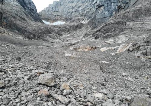 Die traurigen Reste des Blaueisgletschers.

Foto Nationalpark Berchtesgachen