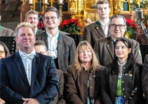 Die Zuhörer der Obinger Blaskapelle werden auf eine musikalische Reise mitgenommen.Foto Emmy Künzner-Hingerl