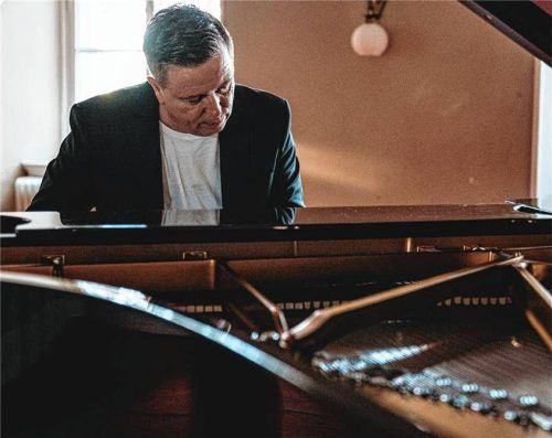 Dirk Maassen: Durch Musik will er die ganz großen Gefühle transportieren.Foto  Werner