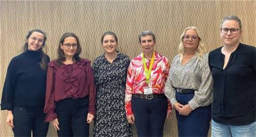Dr. Julia Schiller (Oberärztin Gynäkologie), Anna Vörös (Diplom-Psychologin), Dr. Maria Huber (Ärztin), Claudia Drake (Frauenselbsthilfe Krebs Rosenheim), Heidemarie Siegert (Psychologin Krebsberatungsstelle Bayerische Krebsgesellschaft Rosenheim) und Dr. Monika Wolf (Oberärztin Gynäkologie, von links).Foto fomed