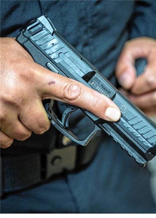 Ein Jahr nach dem Todesschuss von Grassau setzt der Vater eine hohe Belohnung aus. Foto Collage imago/dpa