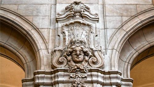 Eine 47-Jährige musste sich in Rosenheim vor Gericht verantworten, weil sie angeblich Kokain bestellt haben soll, im Prozess gab es allerdings eine überraschende Wende. Foto dpa