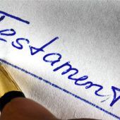 Rentnerin fälscht Testament ihres verstorbenen Mannes