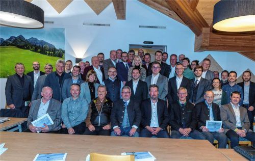 Für sie sind Grenzen kein Thema: Gruppenbild der Euregio Inntal Vollversammlung.Fotos Hans Osterauer