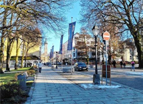 Gegenwart: In diesem Bereich wird die Bahnhofstraße in Traunstein umgestaltet. Foto Eichstädter