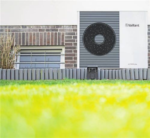 Große Unterschiede bei den Angeboten: Preise und Details bei Wärmepumpen liegen weit auseinander. Foto  picture alliance/dpa/Daniel Reinhardt