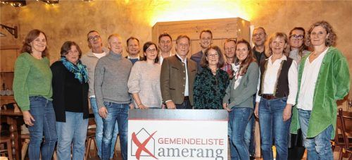 Gruppenbild mit Kandidaten. Foto Eiwan