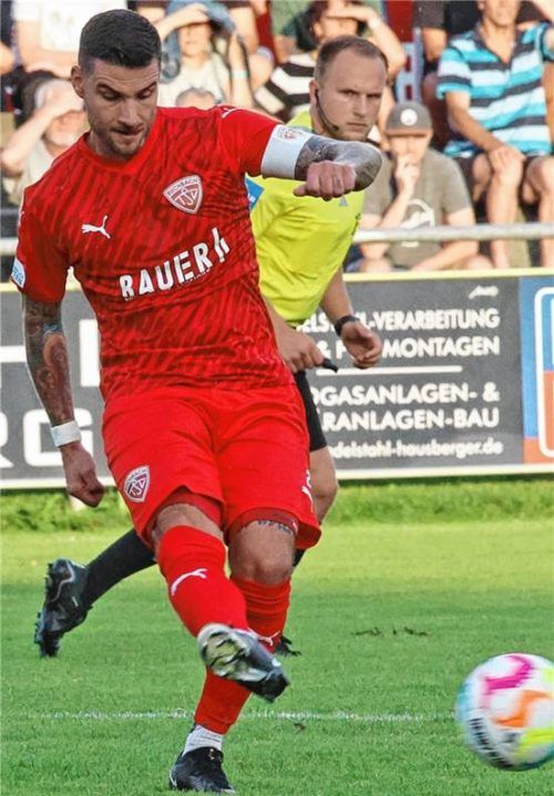 Im Buchbach-Dress: kickte der ehemalige Drittliga-Spieler zwölf Jahre lang.Foto Michael Buchholz