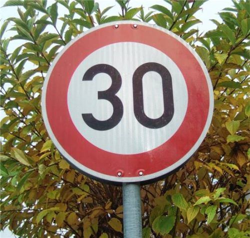In drei Gemeinden werden die Ortsstraßen zu Tempo-30-Zonen. Foto gillitz