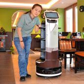 Happy Birthday vom Roboter