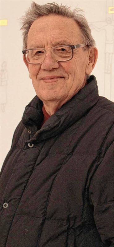 Josef Hamberger vor seinem Werk in der Hauskapelle in Stift Wilten. Fotos Frick