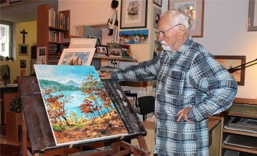 Leinwand, Farbe und Pinsel lassen Horst Preibisch auch mit seinen 90 Jahren noch nicht los. Foto Huckemeyer