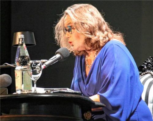 Marie Theres Relin las ausdrucksstark aus der Biografie über ihre Mutter. Foto Benekam