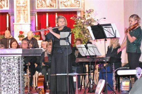 Musik zum Runterkommen: Corinna Halder, Querflöte, Dominika Schmidt, Klavier, Luisa-Maria Halder, Violine. Foto wunderlich