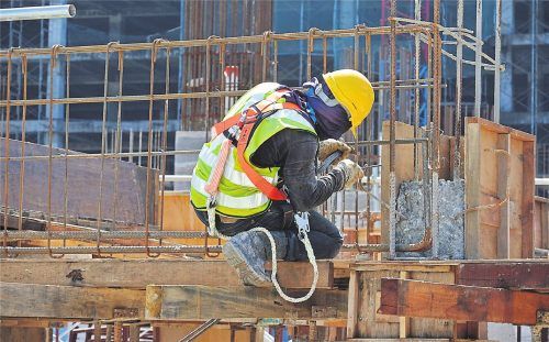Nimmt der „Bau-Turbo“ mit der Reform des Baugesetzbuches nun endlich Fahrt auf? Foto Smarterpix/Aisyaqilumar