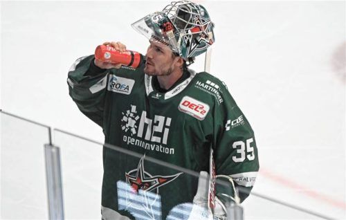 Oskar Autio blickt auf sein Jahr 2025 mit den Starbulls Rosenheim zurück.Foto Franz Ruprecht
