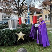Kirchlicher Segen für den Adventskranz
