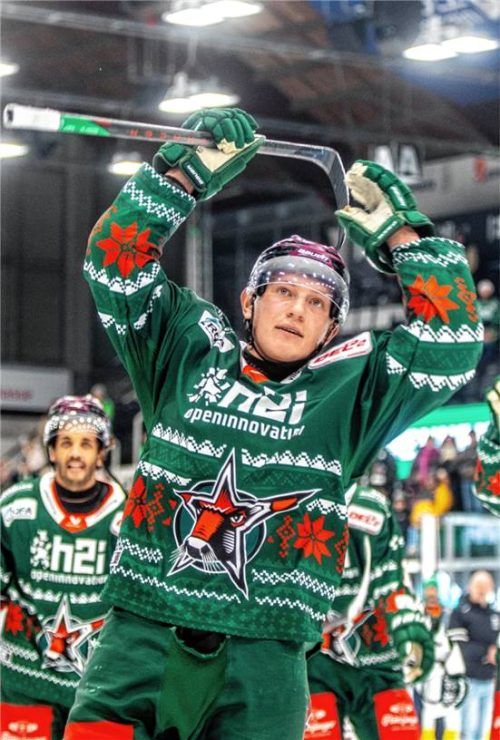 Shane Hanna und die Starbulls Rosenheim wollen am Wochenende wieder zwei Siege bejubeln.Foto Peter Lion