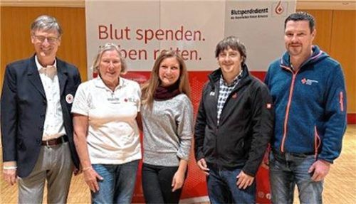 Sie freuten sich über die Blutspenden der Inntalia (von links): Jürgen Wallner, Wilma Kalisch, Angelika Reichgruber, Florian Abt, Jürgen Sollfrank.Foto BRK