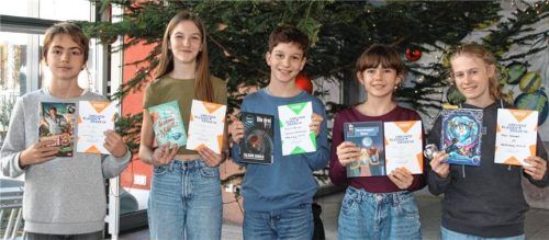 Sie lieferten sich einen spannenden Vorlesewettbewerb und konnten sich über ihre Preise freuen.Foto RE