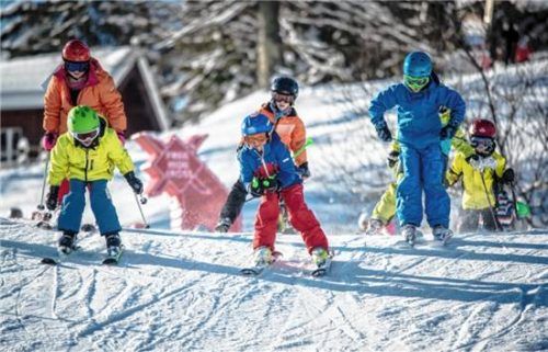 Spaß auf der Piste: Beim Family Action Day sind Action, Spiel und Bewegung für die ganze Familie garantiert. Foto TOS/Vollert