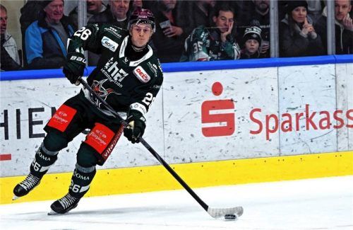 Starbulls-Verteidiger Lars Bosecker erzielte in Kaufbeuren sein erstes DEL2-Tor.Foto Ziegler