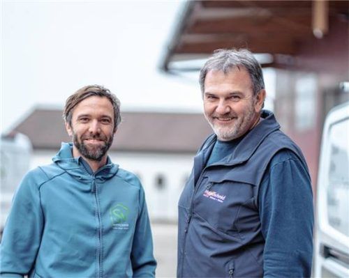 Stefan Vergin (links) und Walter Hainzlschmid: Durch die enge Zusammenarbeit ihrer Betriebe bündeln die beiden Handwerksmeister Know-how und Kapazitäten für höchste Qualität und Kundennähe.