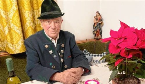 Trachtler und Schütze Rupert Jell aus Gattern. Foto Hötzelsperger