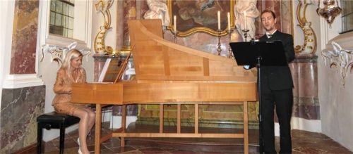 Treten auf der Fraueninsel auf: Daniel Hinterberger (Bariton) und Andrea Wittmann (Cembalo). Foto re