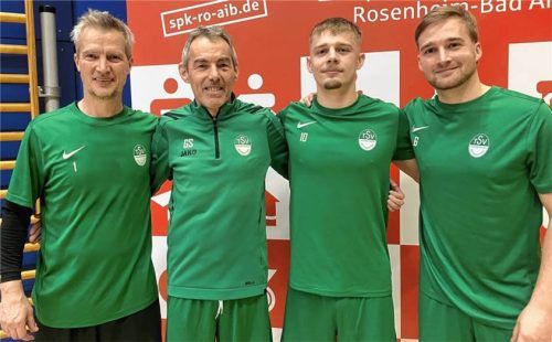 Viermal Schunko in der Aufstellung: Der TSV Hohenthann-Beyharting trat mit Andreas, Gerald, Manuel und Andreas junior (von links) beim Sparkassenpokal an.Foto Thomas Neumeier