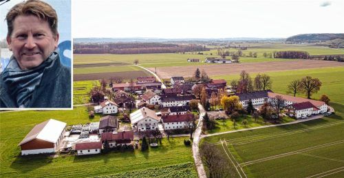 Vor drei Jahren flog ein Schwarzbau in Ampfings Weiler Eichheim auf. Seitdem haben Bürgermeister Josef Grundner und die Gemeinderäte immer wieder über nachträgliche Bauanträge zu entscheiden. Foto Jörg Eschenfelder