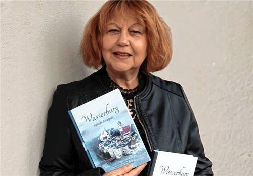 „Wasserburg – mystisch und magisch“: Schaurig-schöne Erzählungen von Ilona Picha-Höberth mit Zeichnungen von Gerhard Höberth. Foto Weithofer