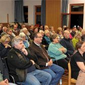 <p>Zahlreiche Bürger nutzten die Gelegenheit, sich bei der Bürgerversammlung über die Gemeinde Bad Feilnbach zu informieren.</p>