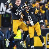 Aaron Rodgers (42) erlöst die Steelers