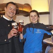 Junger Wirt führt Paulaner Bräuhaus