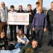 Ministranten freuen sich über Spenden für anstehende Fahrt in den Europapark Rust