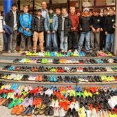 250 Paar für bedürftige Jugendliche in Kisauni