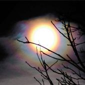 Mehrfarbige lunare Korona über Rosenheim