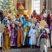 50 Sternsinger in Bergen unterwegs