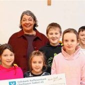 „Rembocher Klöperlkinder“ spenden an Krebshilfe