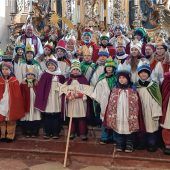 Die Sternsinger der Pfarrei St. Michael Attel sammeln 4.100 Euro