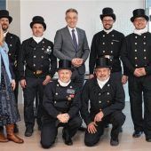 Glücksbringer zu Gast im Landratsamt Rosenheim