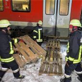 Filzenexpress wegen Motorschadens von Feuerwehr evakuiert – Schienenersatzverkehr