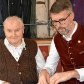 Goldene Ehrennadel für Raimund Schupfner