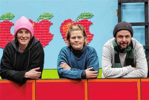 Annett Segerer, Constanze Dürmeier und Nik Mayr (von links) leiten was Wasserburger Theater. Foto Weinfurtner